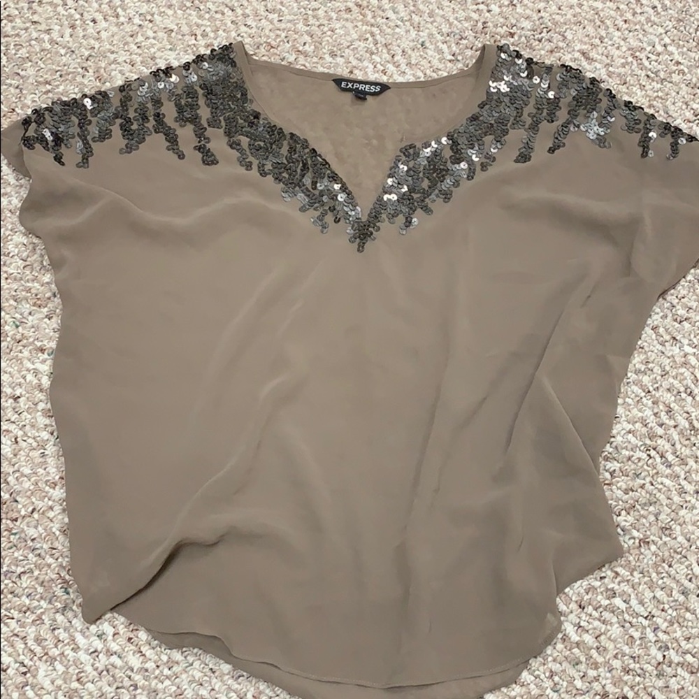 Short sleeved top